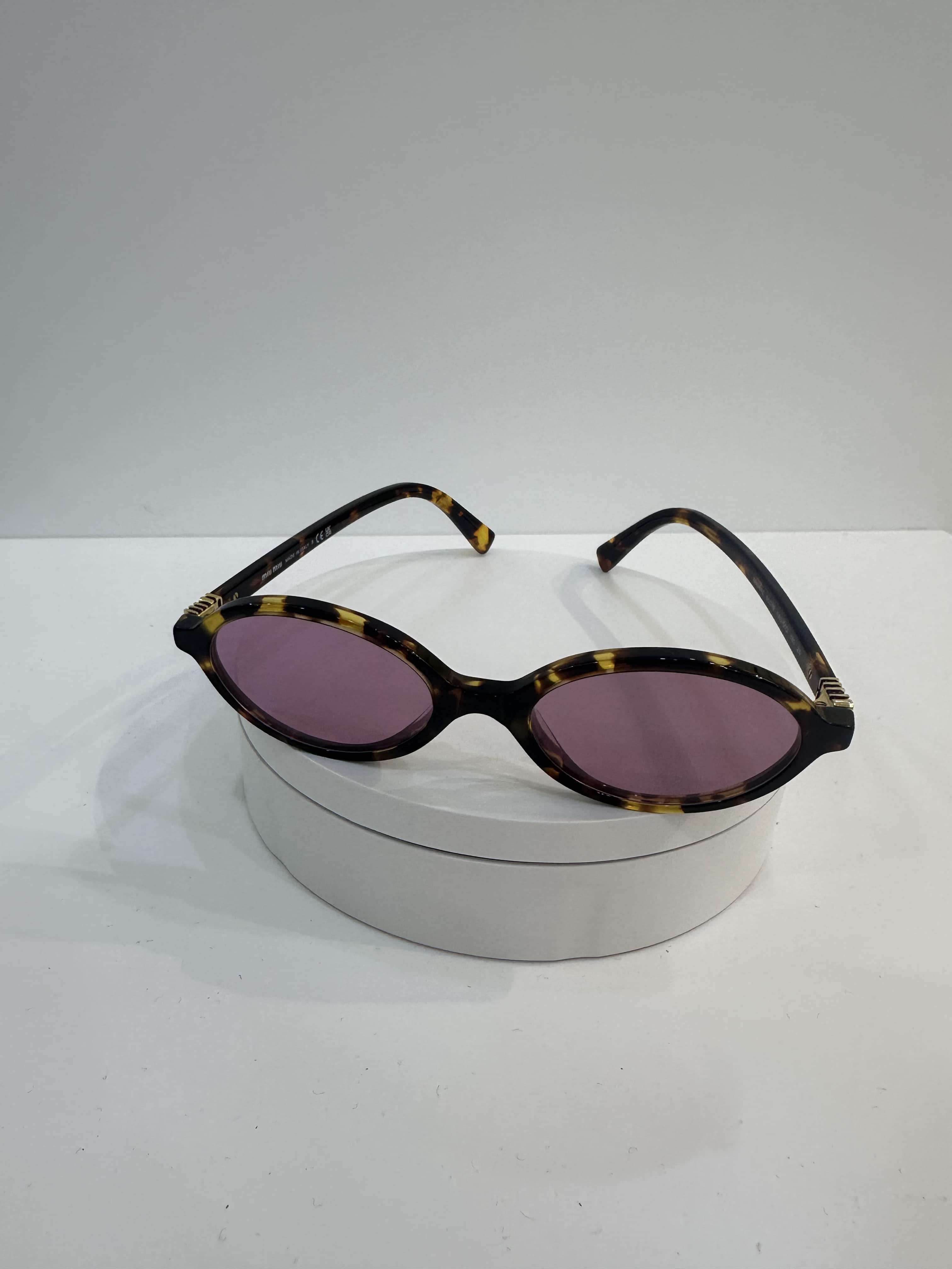 Monture photographiée dans la boutique O’Opticien